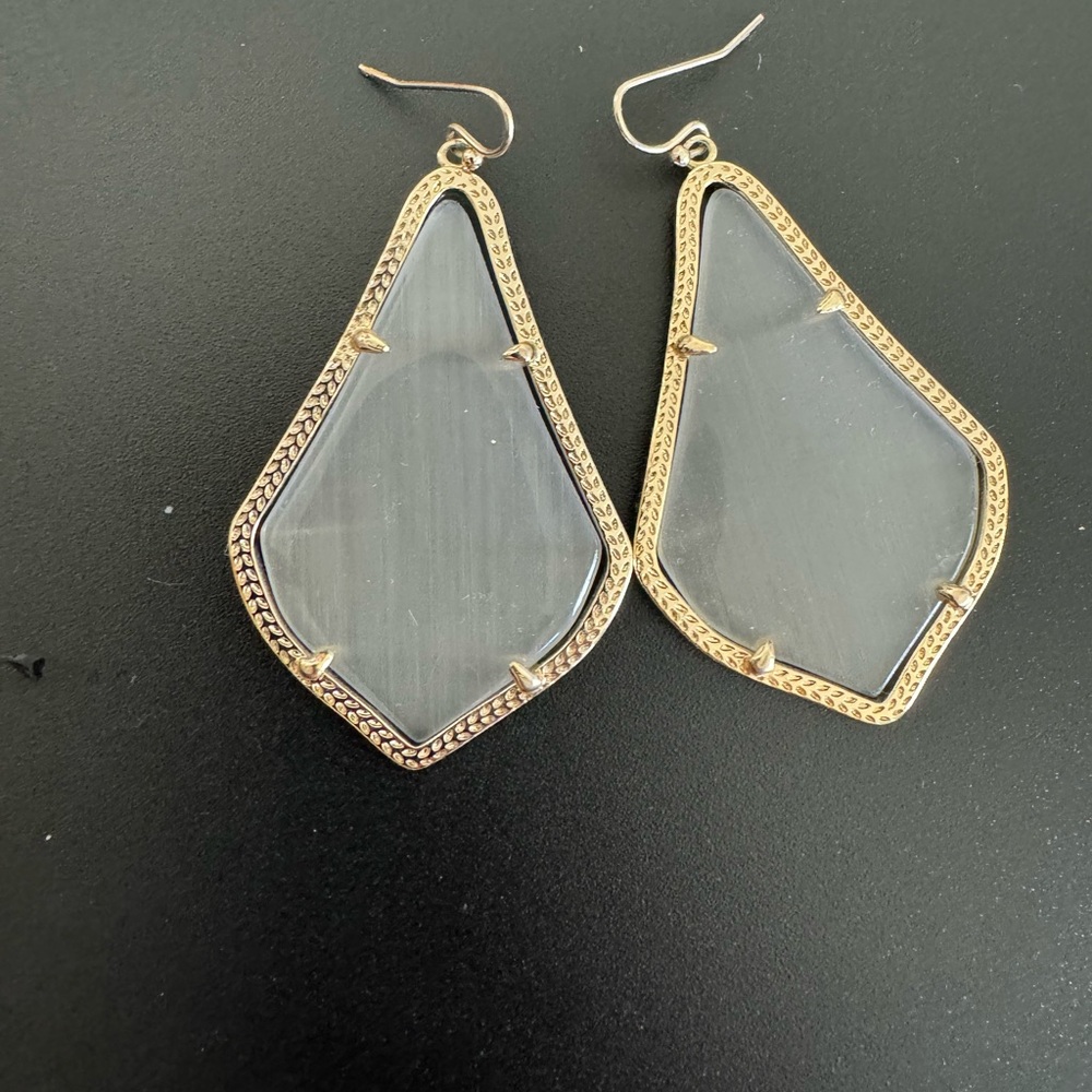 Kendra Scott large dangle earring